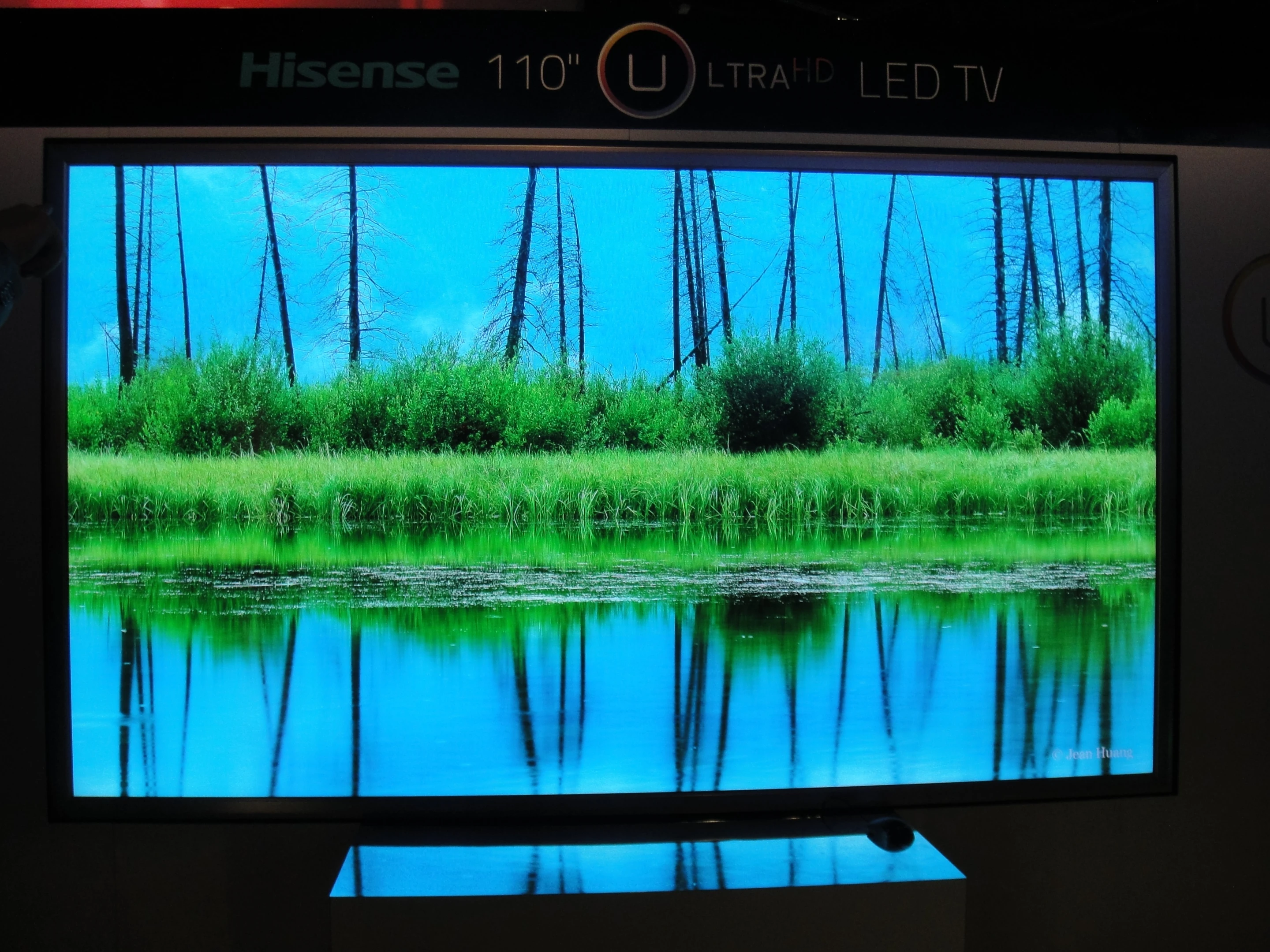 Hisense's XT900 line boasts an impressive 3840 x 2160 pixel resolution along with 120Hz panels allowing for an active shutter 3D picture