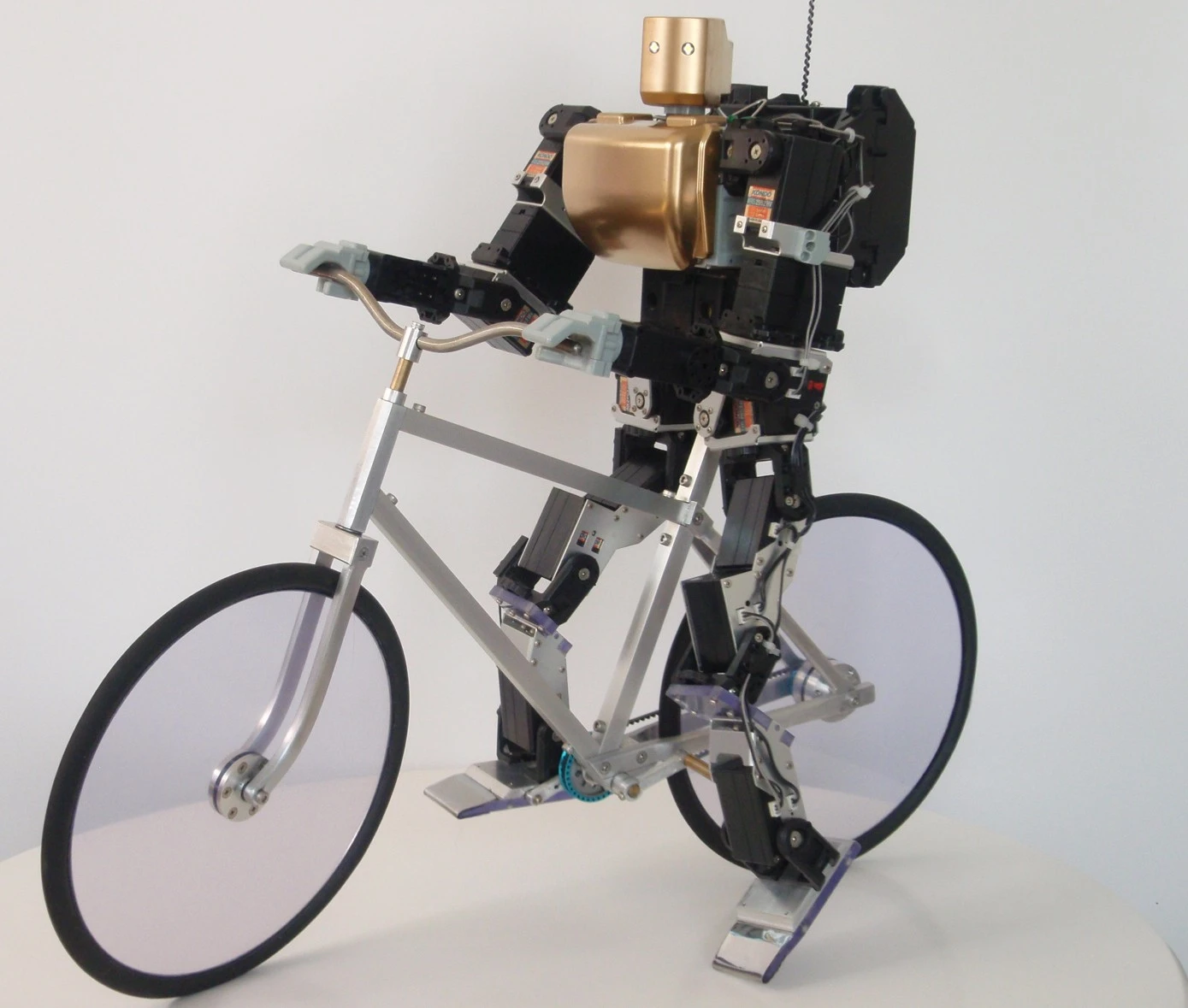 The RoboBiker in stopped mode (Photo: DigInfo.tv)