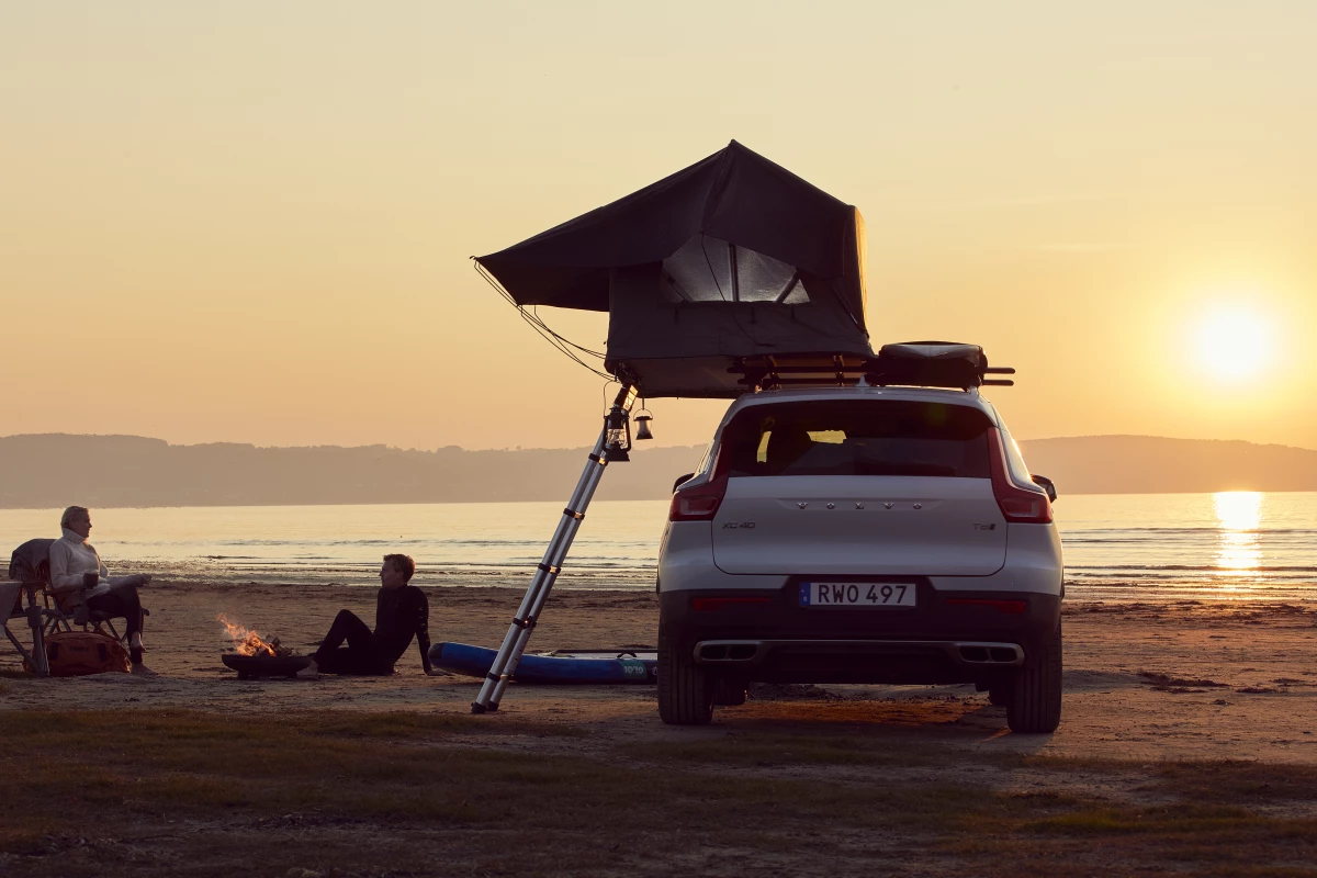 Thule Tepui Foothill on one side, surfboards or cargo on the other