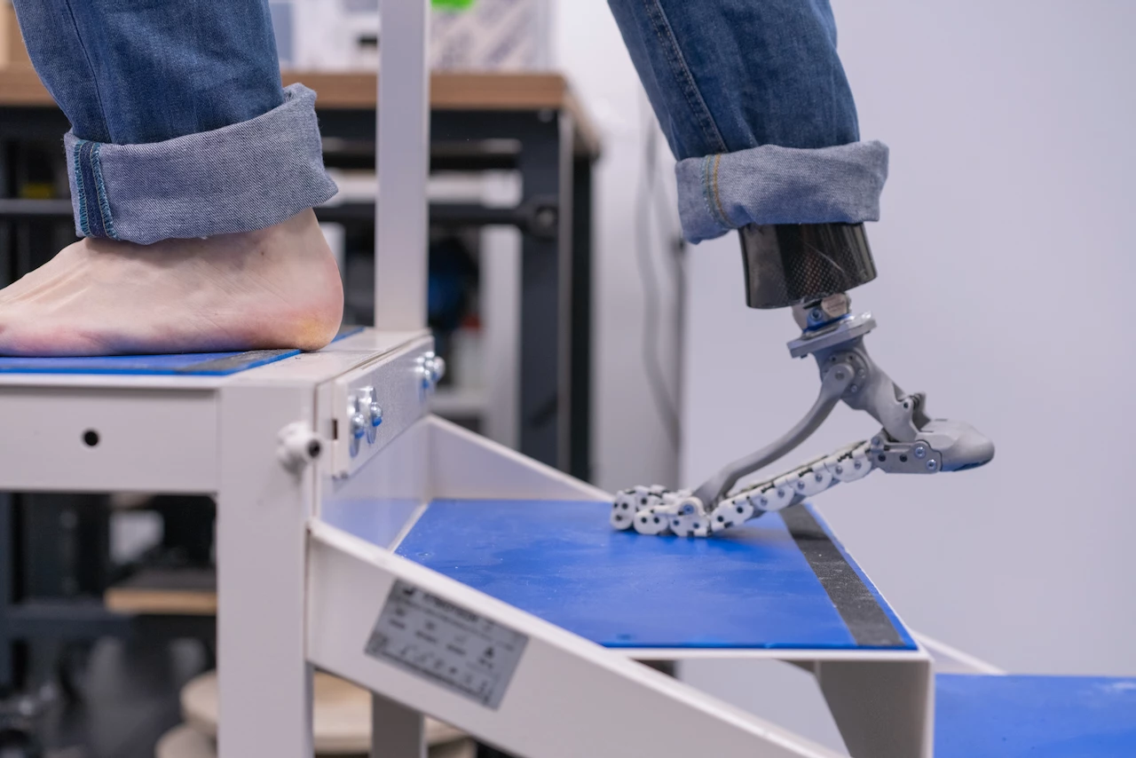 The SoftFoot Pro should make it easier to climb and descend stairs