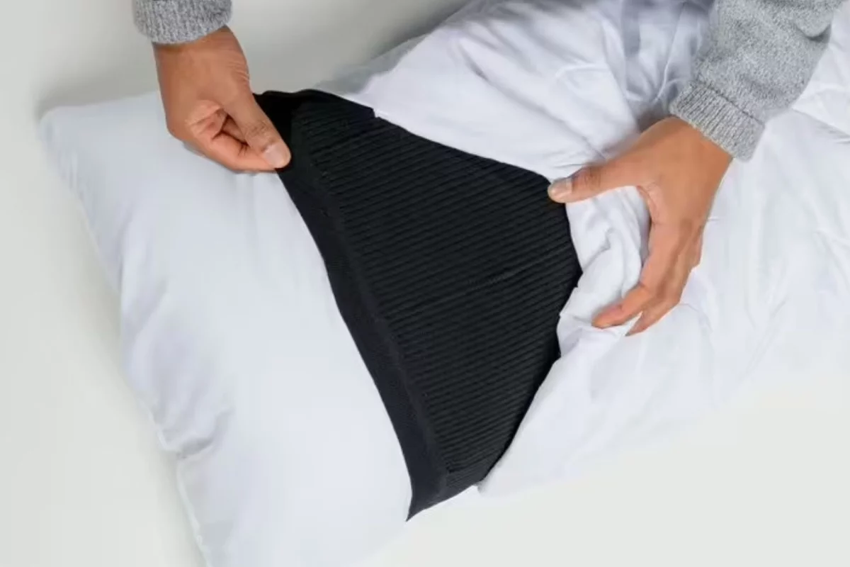 A vibrating pillow alerts deaf sleepers to burglars and fires ?url=https%3A%2F%2Fnewatlas Brightspot.s3.amazonaws.com%2F93%2F56%2F491957284e9daf44598260514e79%2Funtitled Design 2026 04 23t040521