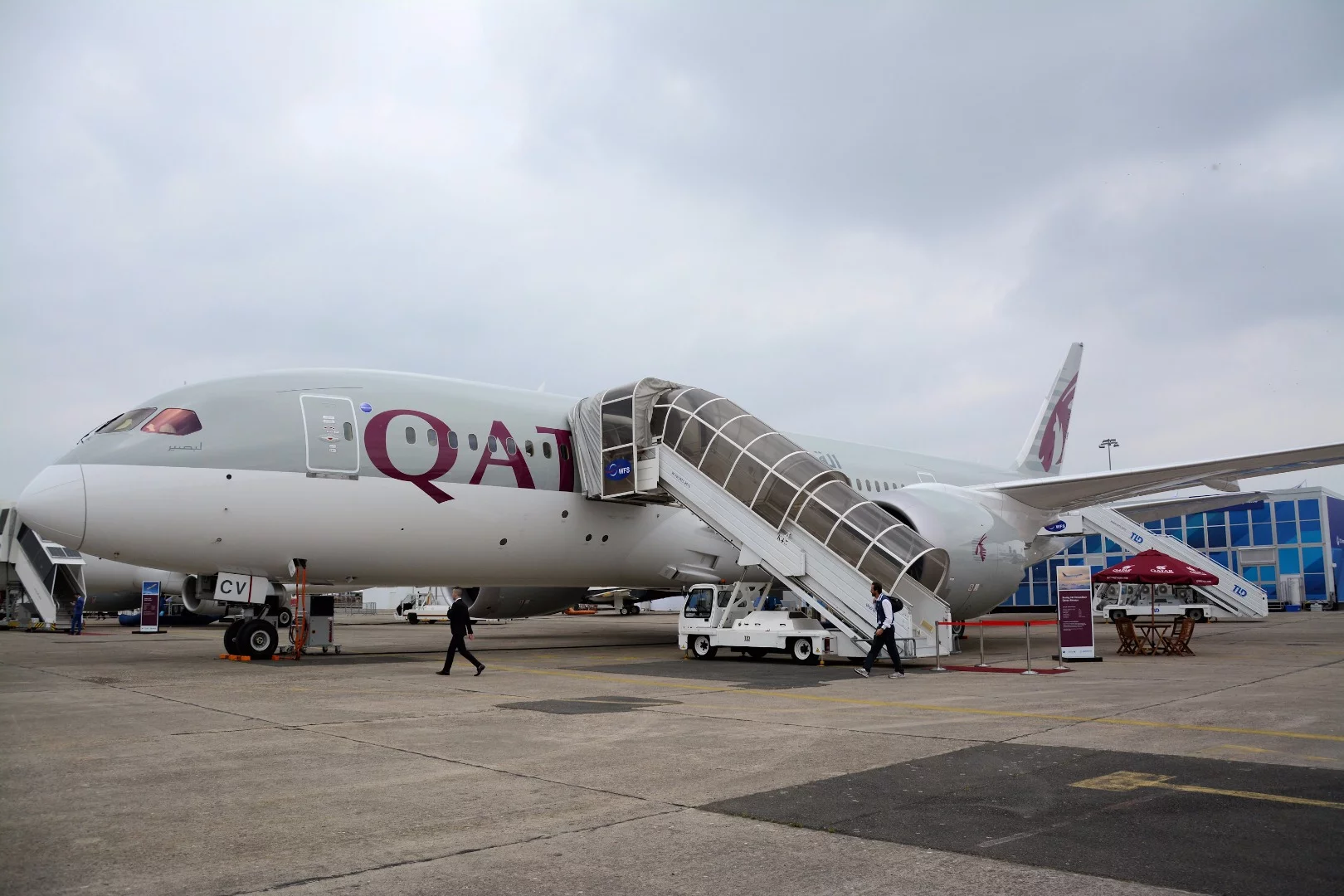 Show-goers could climb aboard this Boeing 787 Dreamliner for a look around the cabin of the 56.7 m long passenger aircraft in Qatar Airways livery