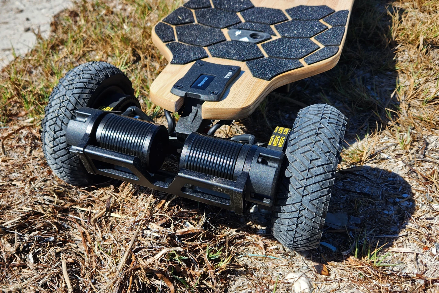 The Rover has dual 1,800-watt motors with belt-drive on its tail-end. The board came with an extra pair of belts and an extra tube in case you get a flat. That was a nice and unexpected touch