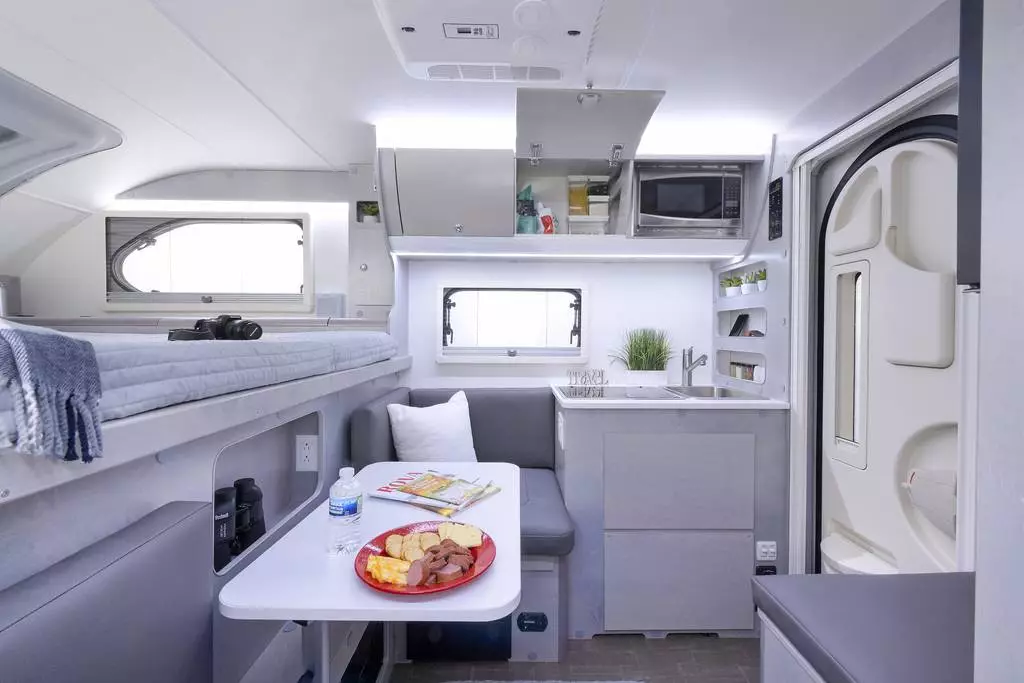 The Cirrus uses a Lagun table for plenty of flexibility