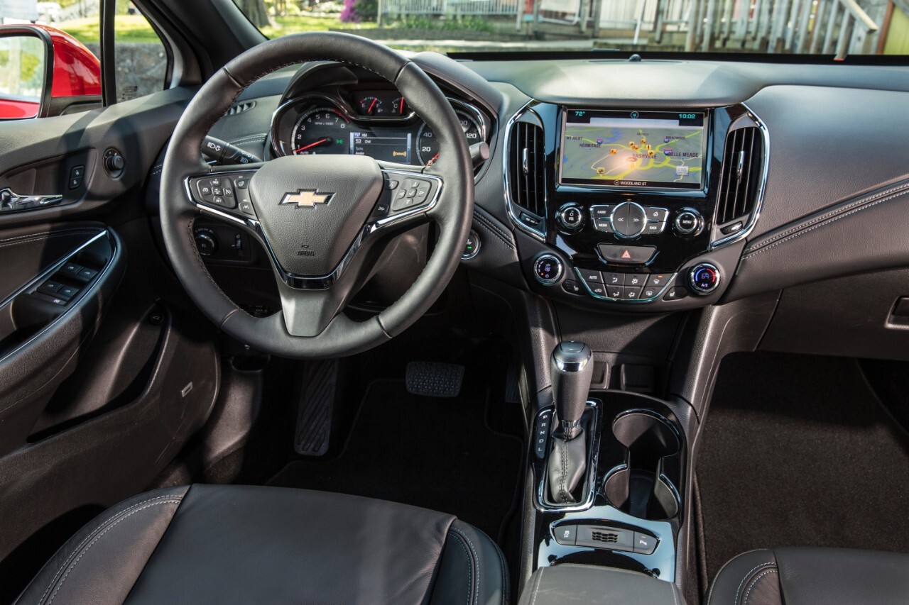 Up front, seating is good in all of the renditions of the Cruze that we’ve driven in this new model year, but in the Premier, they get downright cuddly