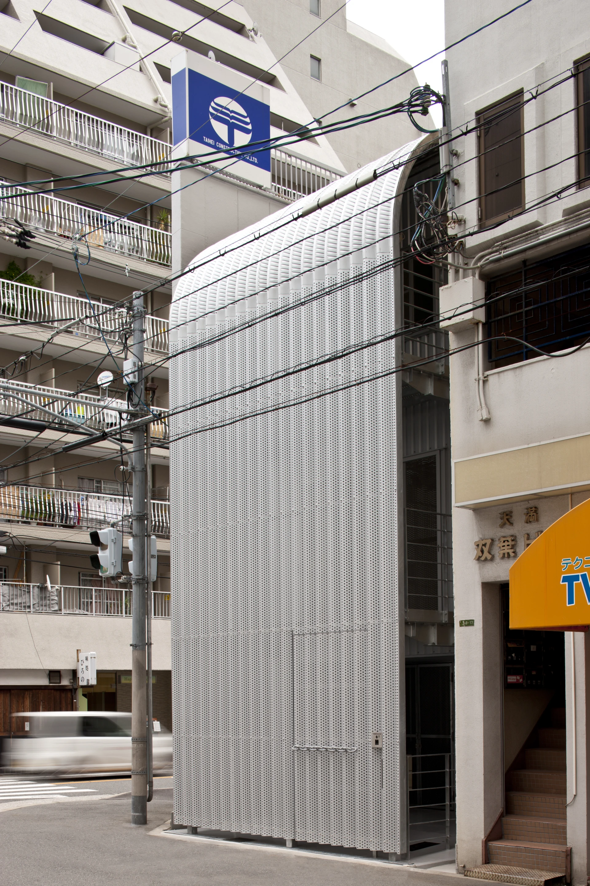 Its north face opens onto a busy street in the heart of Osaka, Japan (Photo: Stirling Elmendorf)