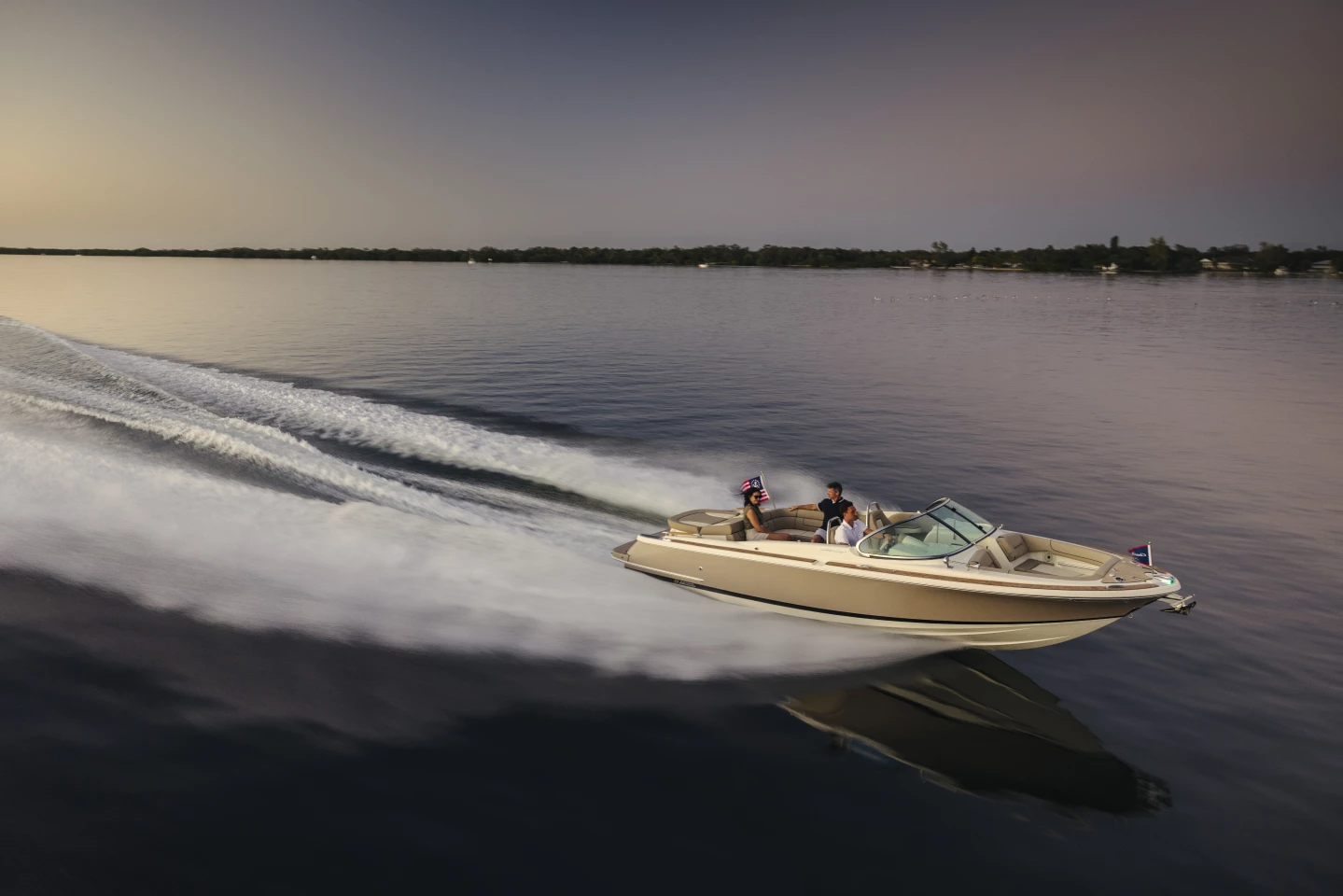 The Chris-Craft Launch 25 GTe uses a 420-hp electric sterndrive for speeds up to 43 knots/50 mph