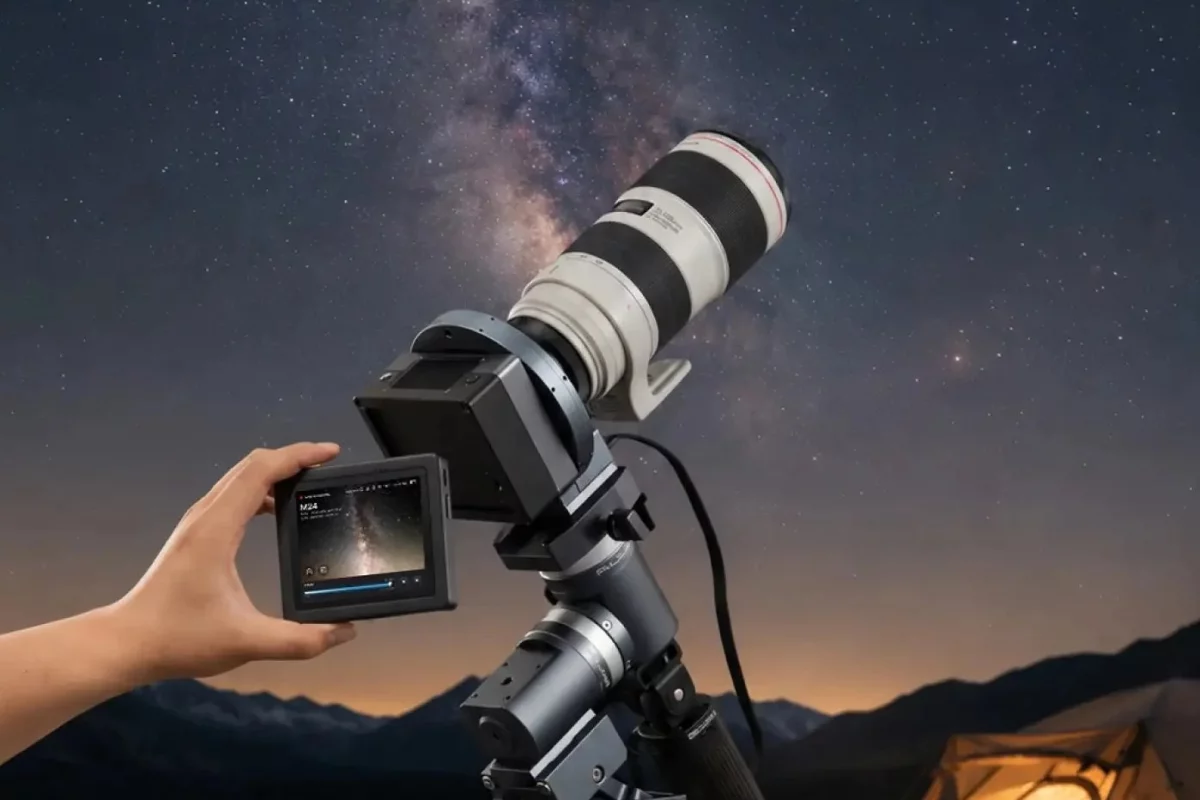 The ArcBlue C42 combines a full-frame astro camera, open optical system, tracking mount, and detachable touchscreen for live previews in the field