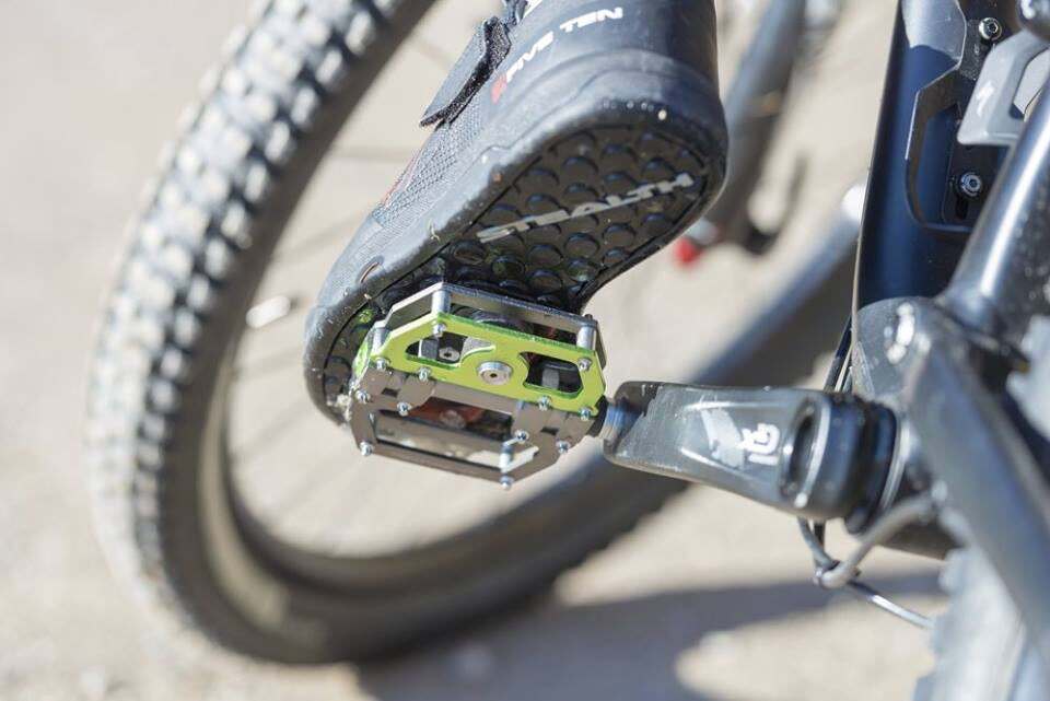 magped pedals utilize a single neodymium magnet per pedal, which is drawn to an SPD-compatible steel plate attached to the underside of the rider's shoe