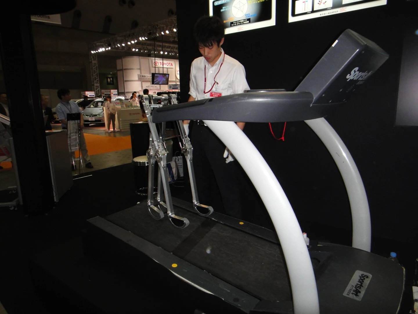 NIT's record breaking bipedal robot (Photo: Diginfo.tv)