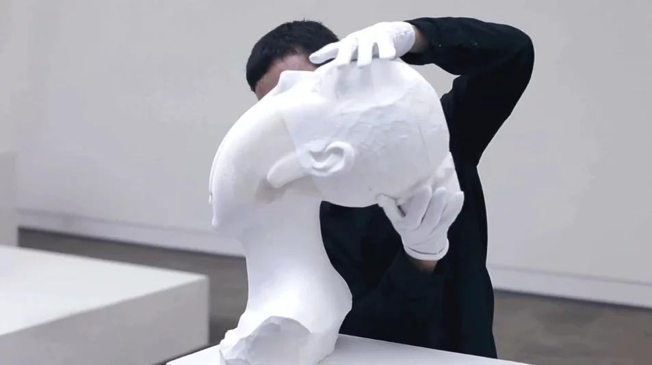 A paper bust with a difference (Image: Dominik Mersch Gallery)