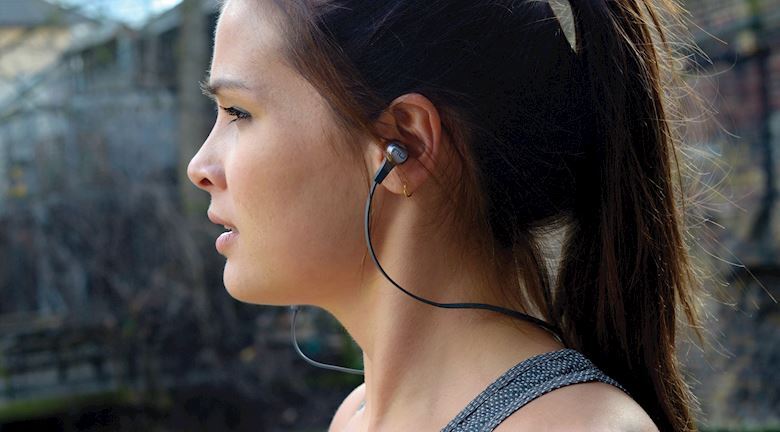 The BE6i earphones are weather- and sweat-resistant