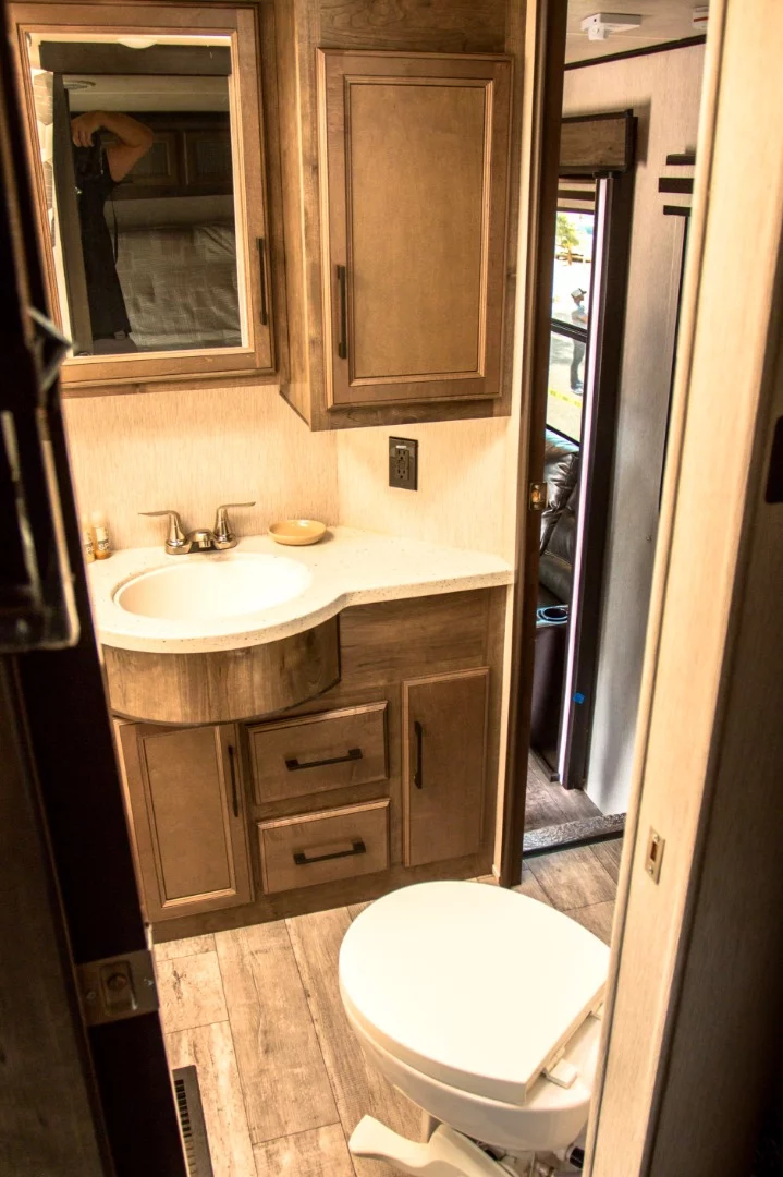 Mobile Suites bathroom