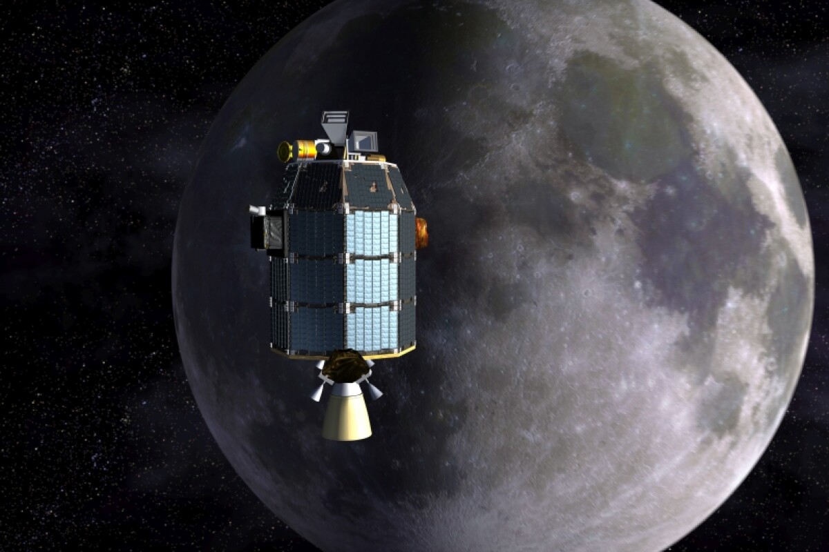 Artist's depiction of LADEE approaching lunar orbit (Image: NASA Ames/Dana Berry)