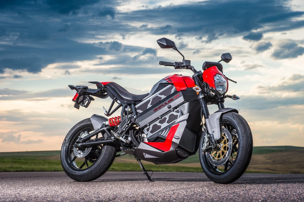 The Victory Empulse TT is designed for both sporty riding and casual commuting