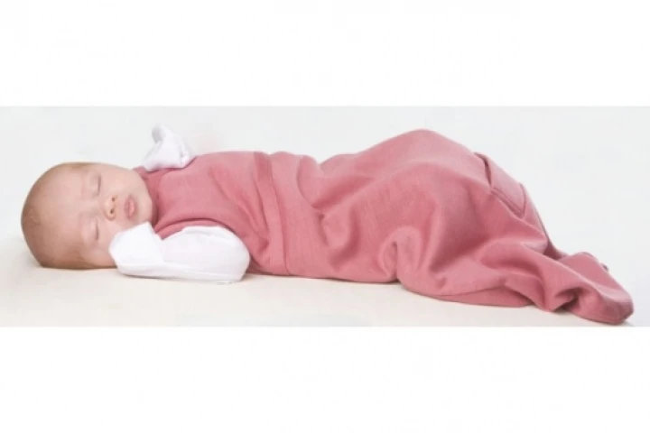 Cocooi sleep bag keeps baby warm and safe
