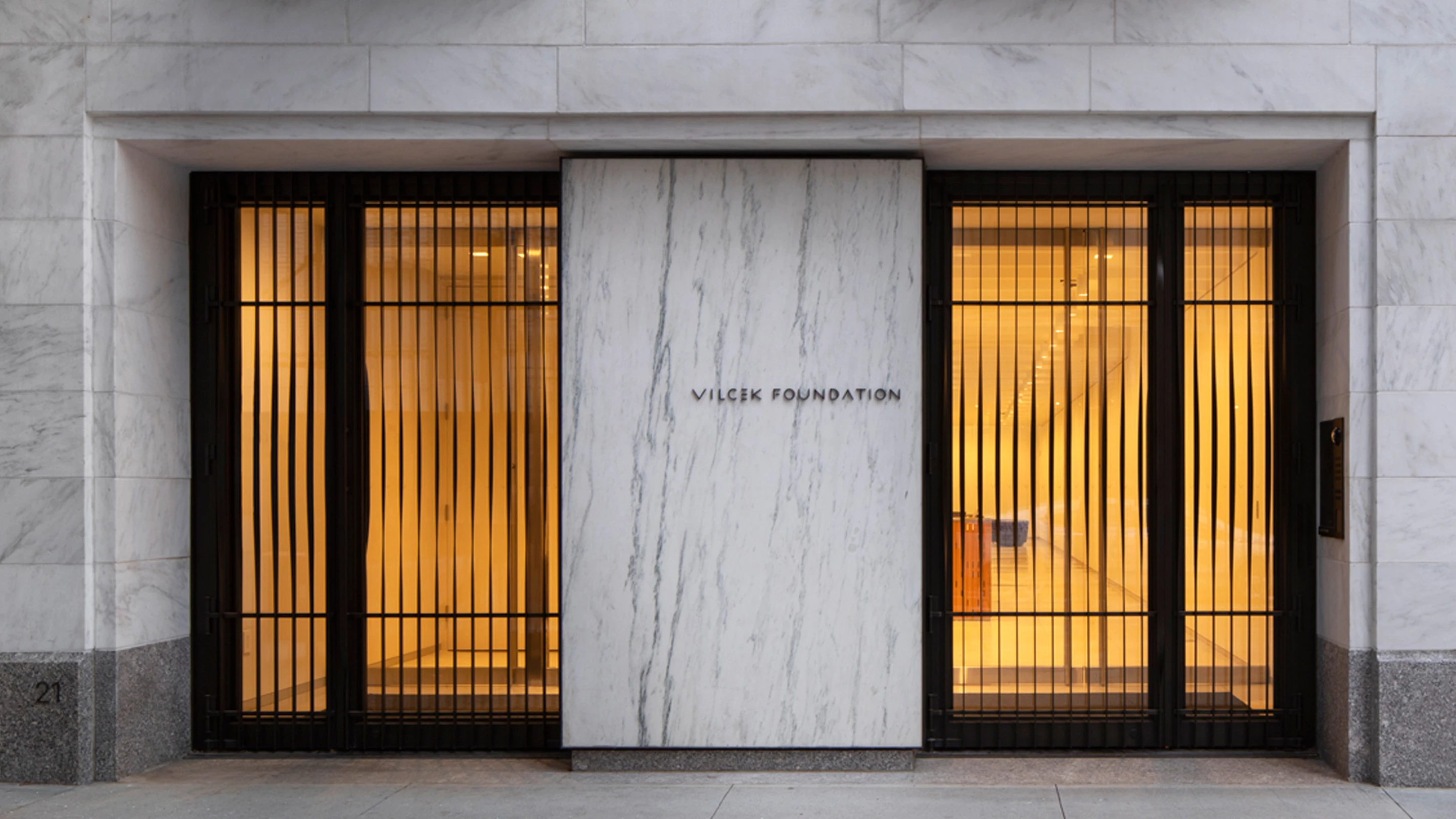 Vilcek Foundation is located in New York City and was designed by Architecture Research Office