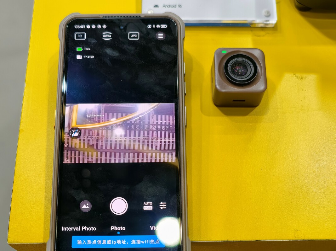 Wearable actioncam pops out of the body of this rugged phone