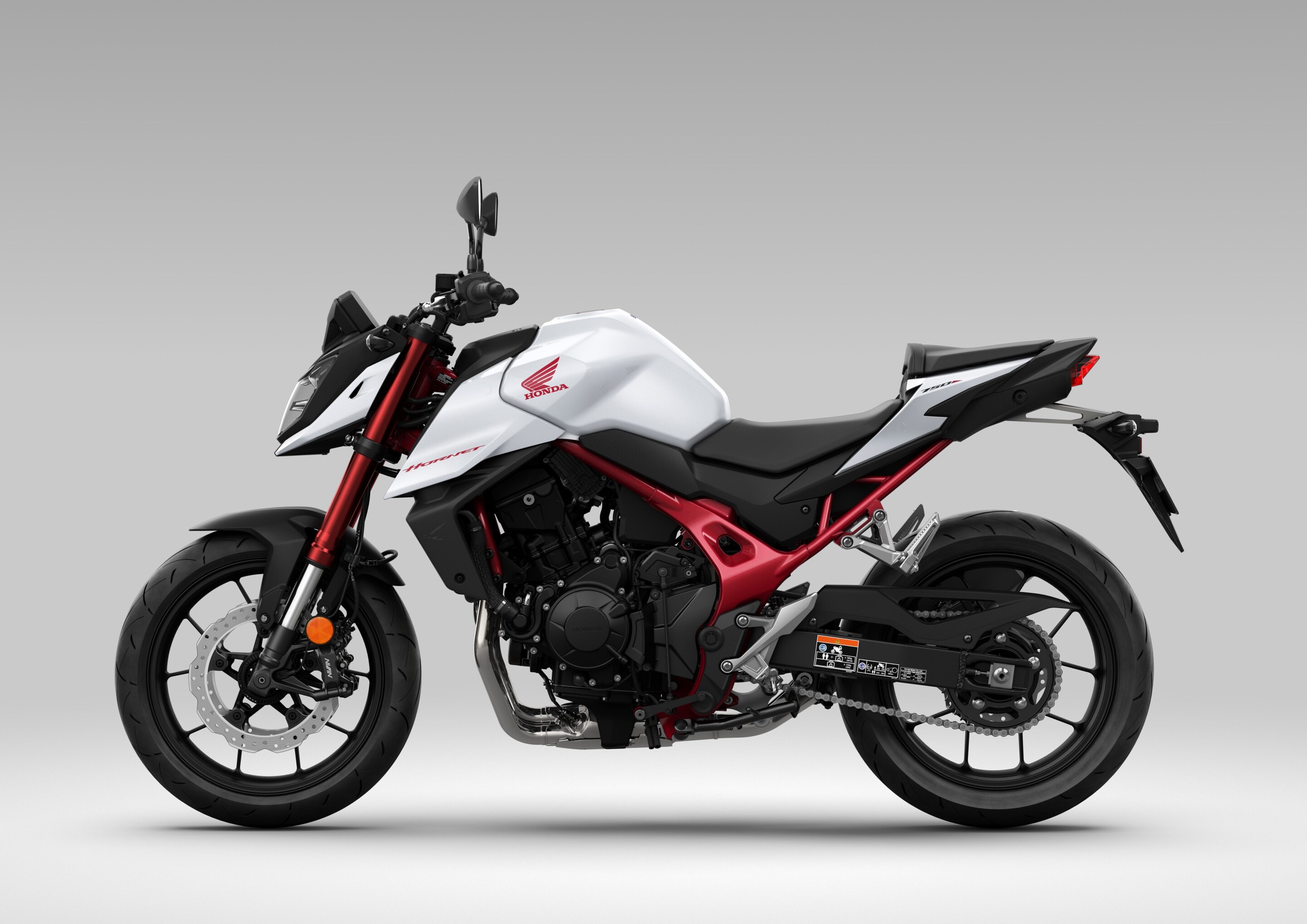 Honda debuts new in-line twin with the 2023 CB750 Hornet