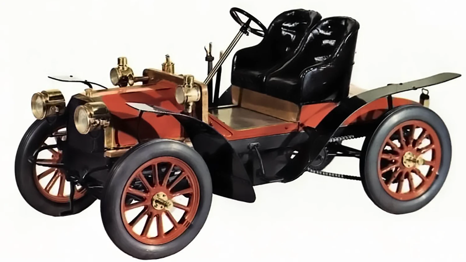 As was the case when cars were still evolving from horse-drawn carriages, the car was available over the coming years as a chassis upon which others could create the body. It is also regarded as the first car with a gas pedal on the floor, and the Fiat 24/32 hp won many races in this period. The image above is from the Wheels of Italy Encyclopedia which has a detailed write-up on the car. RM Auctions sold a 1905 Fiat 24/32 HP Series 2 Rear Entry Tonneau in 2007, with more details.
