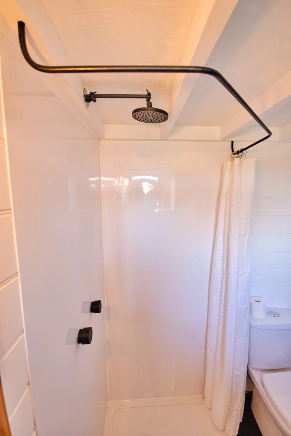 Constructed around a termite-resistant timber frame and finished in western red cedar, the Little Sojourner promises small footprint living that is big on style