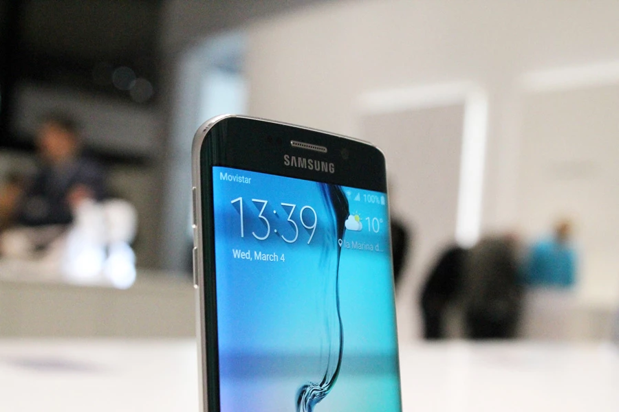 The edge also has a 5.1-in Quad HD display (Photo: Stu Robarts/Gizmag.com)