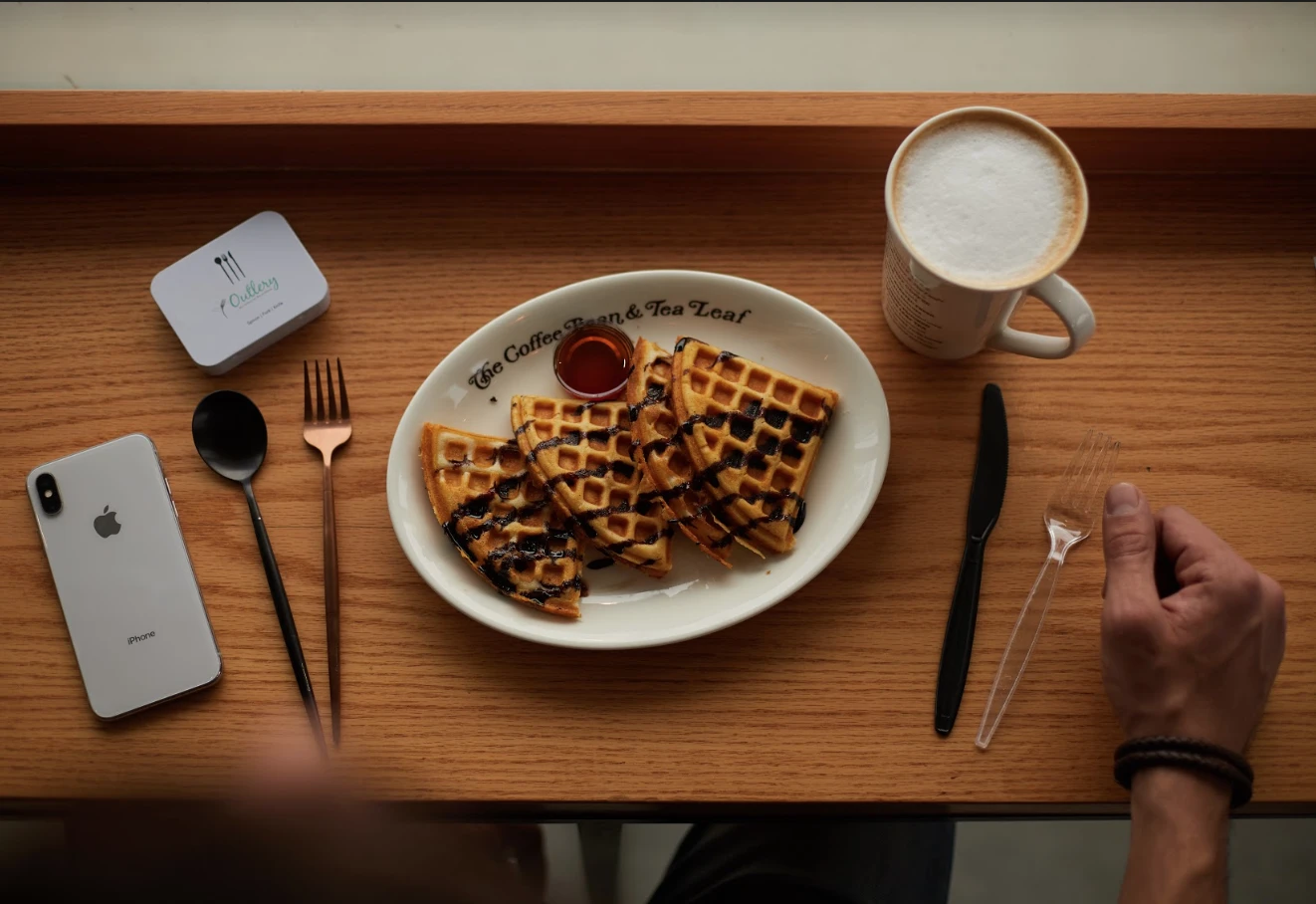 Outlery's collapsible cutlery can simply be screwed together when mealtime arrives