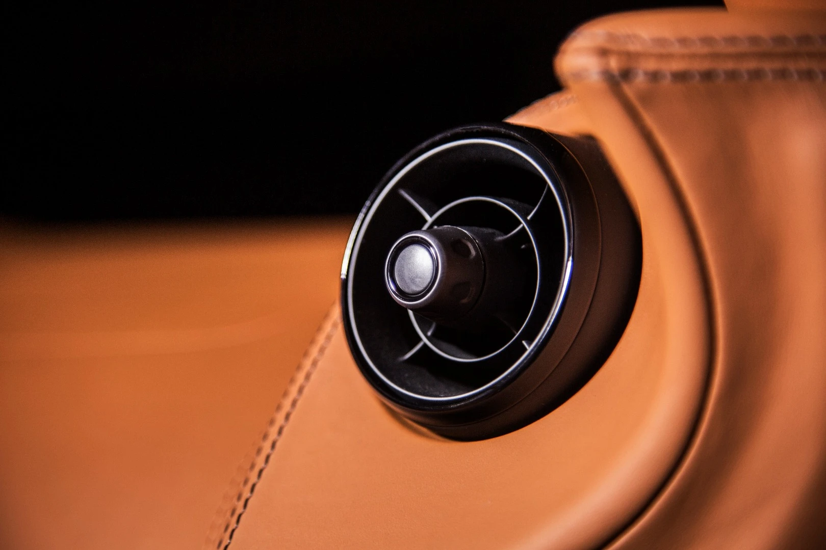 Air vents are just a few of the parts that are finished in a gloss lacquer on the 570GT Concept