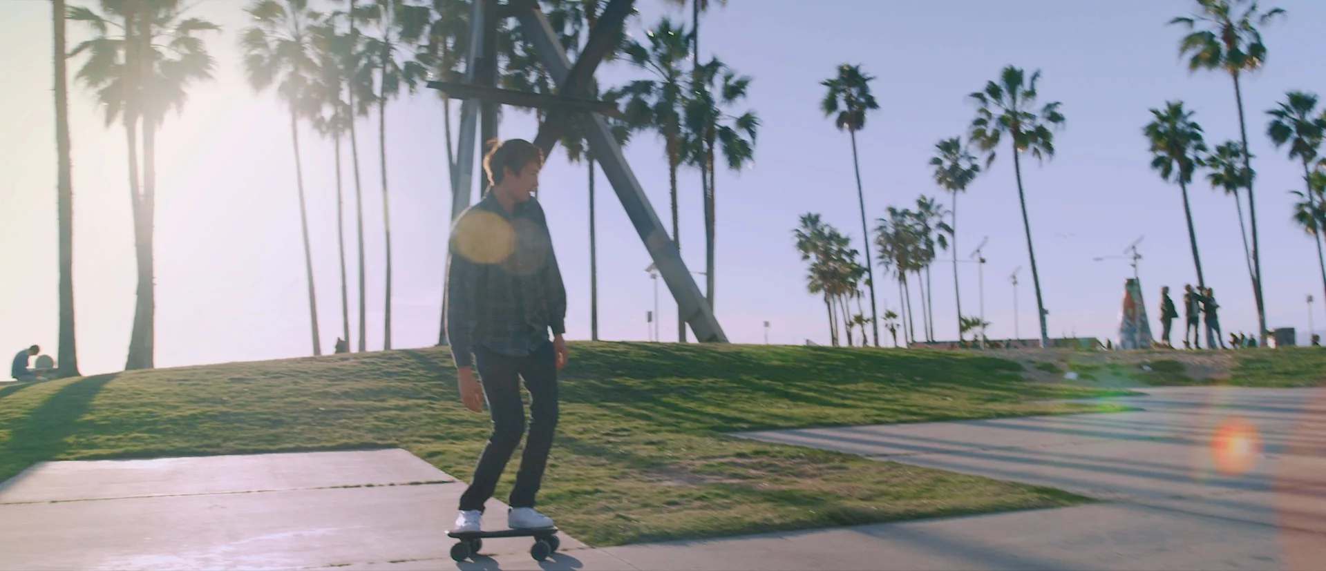 The Spectra board uses built-in AI to learn your body's movements over time and make for a smoother ride