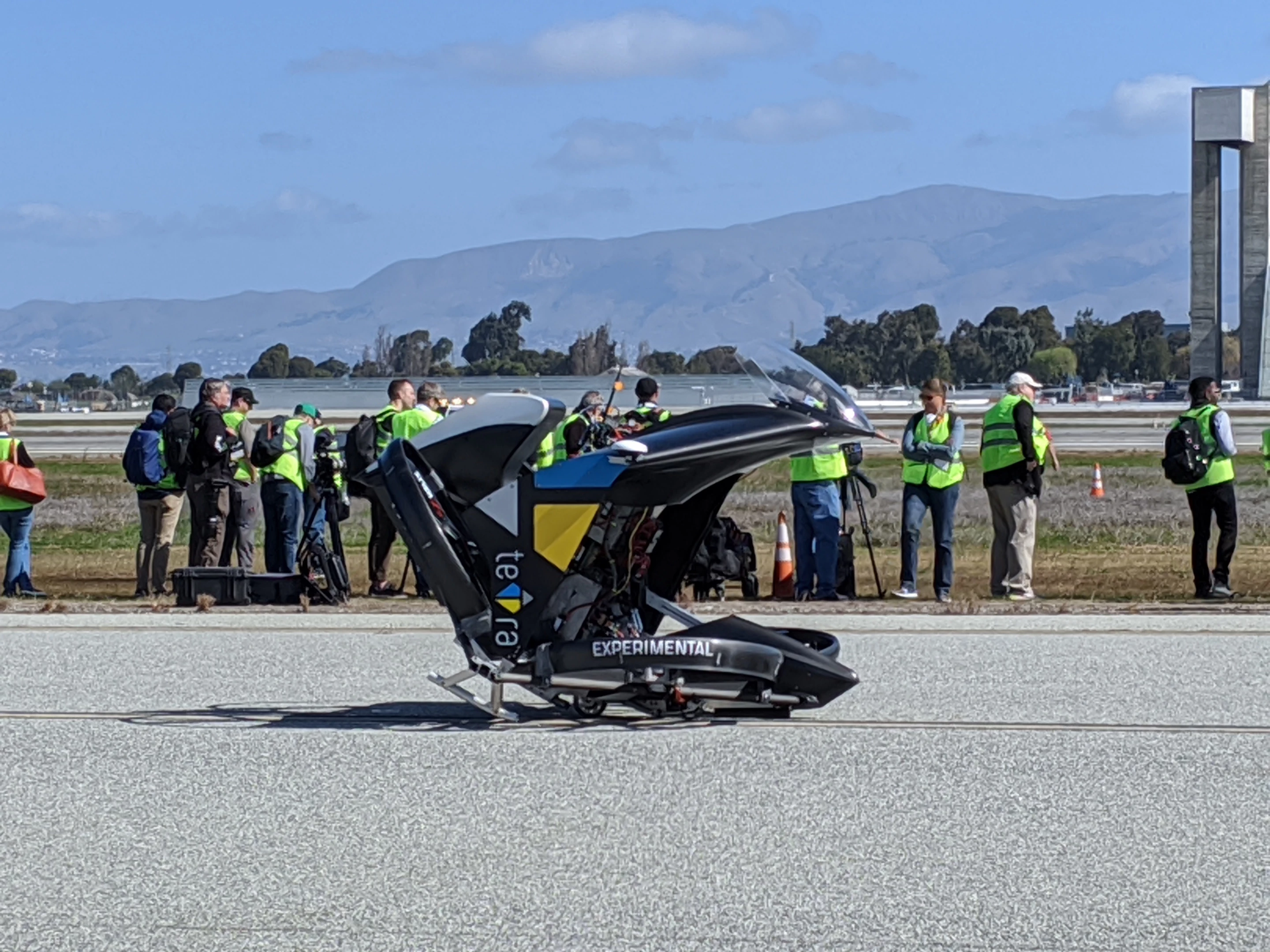 Like a folded-up quadcopter with a motorbike seat on top, the teTra 3 is a remarkable-looking flight device