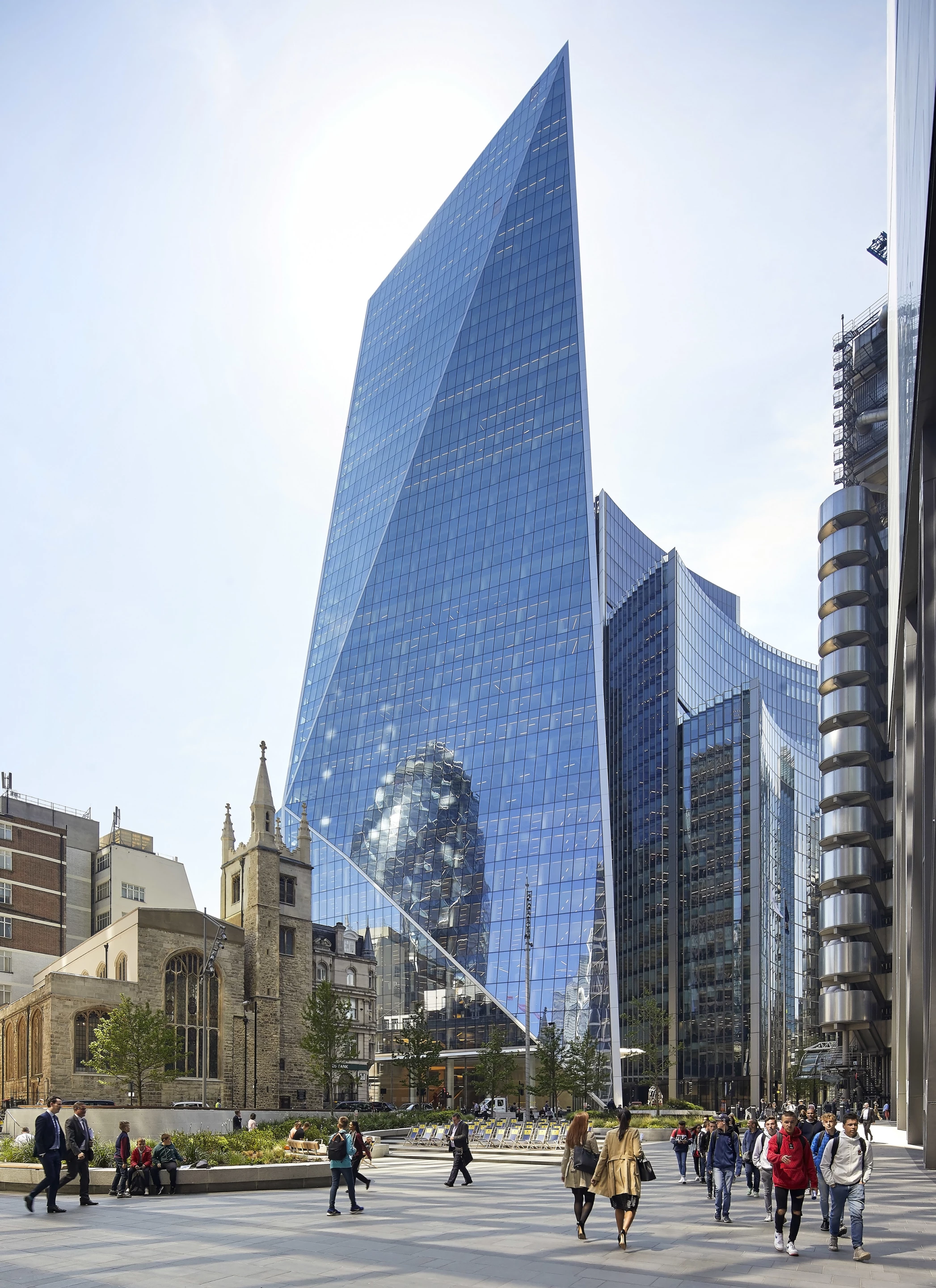 The Scalpel's distinctive design actually has practical merit and was conceived to ensure it didn't spoil the view of St Paul's Cathedral from Fleet Street and elsewhere