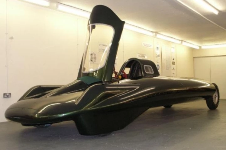 The British Steam Car is aiming for a 200mph land speed record.