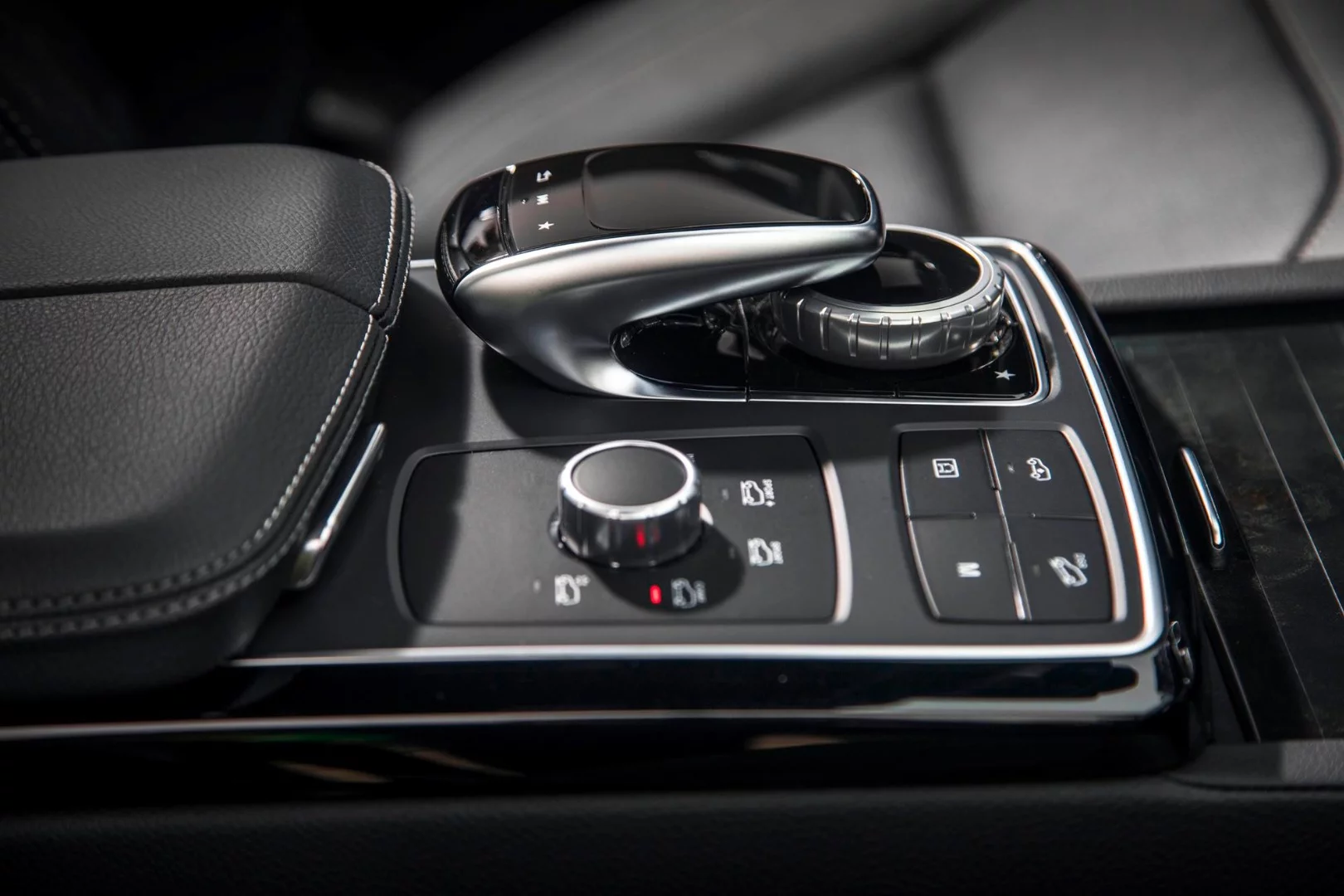 Our only disappointment inside the GLE43 was the infotainment, which is likely Mercedes’ chief weak point, focusing on the COMAND control knob interface