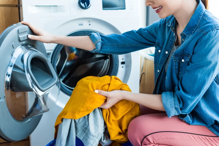 When synthetic fabrics get machine-washed, tiny plastic fibers are broken off and ultimately carried into waterways