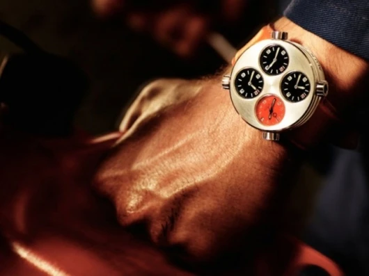 Driving bling: the unique luxury of the Meccaniche Veloci metallic watch