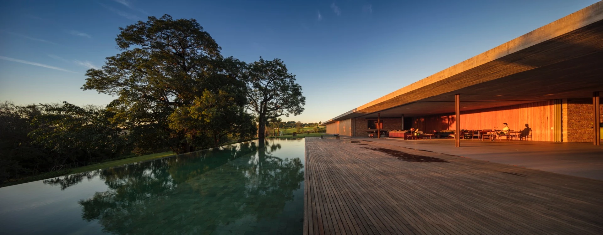 Planar House is located in Porto Feliz, São Paulo, Brazil