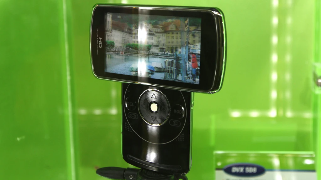 The unique form-factor of the DVX-5D8 3D camcorder from DXG