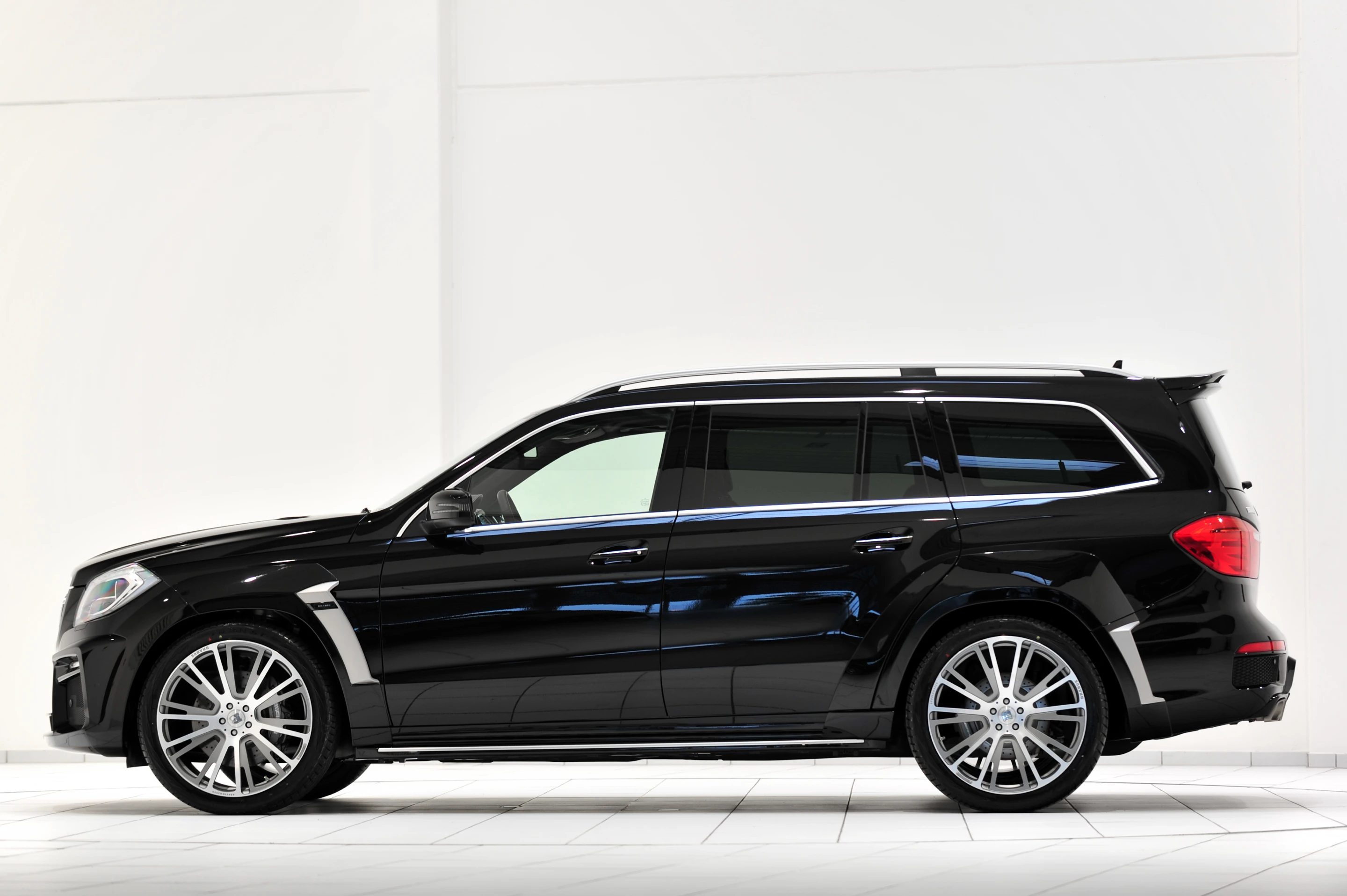 Brabus Widestar, at just over six feet tall and almost 17 feet long is no small city car