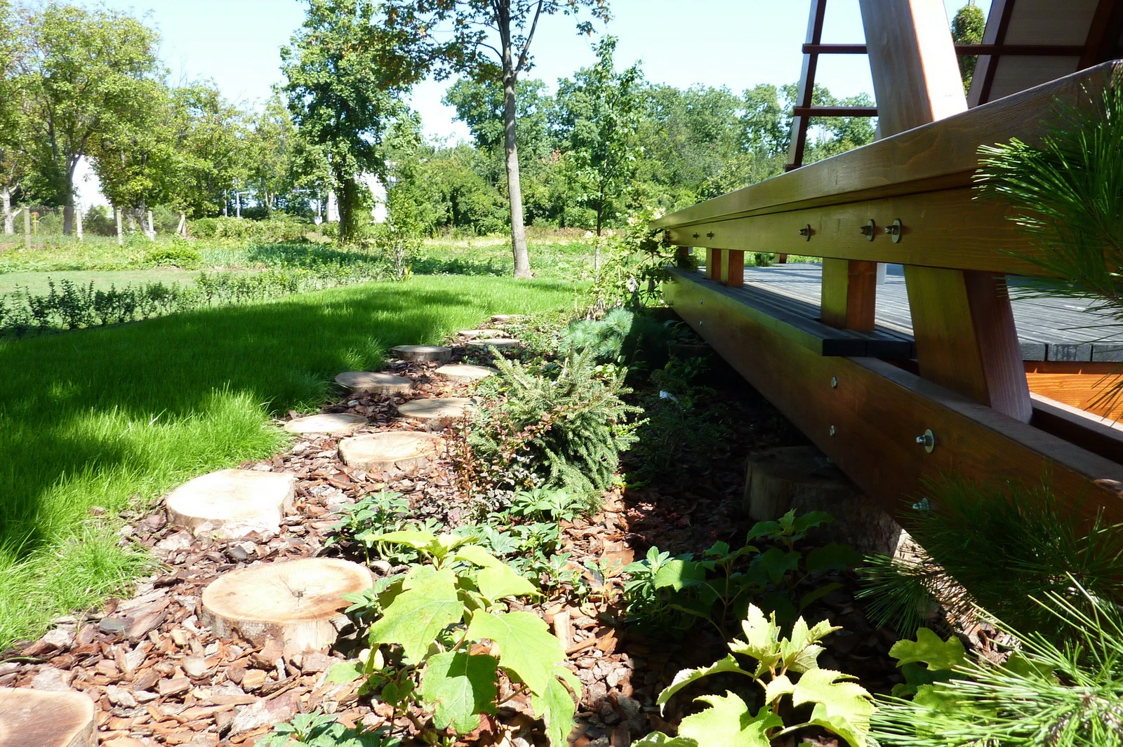 A garden pond and swimming pool can be incorporated into the design