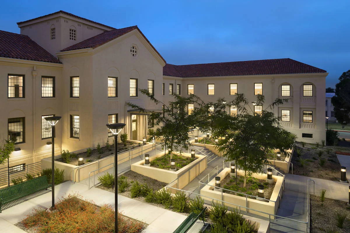 Homeless Veterans Transitional Housing in Los Angeles was designed by Leo A Daly to offer therapeutic housing for 65 homeless men and women