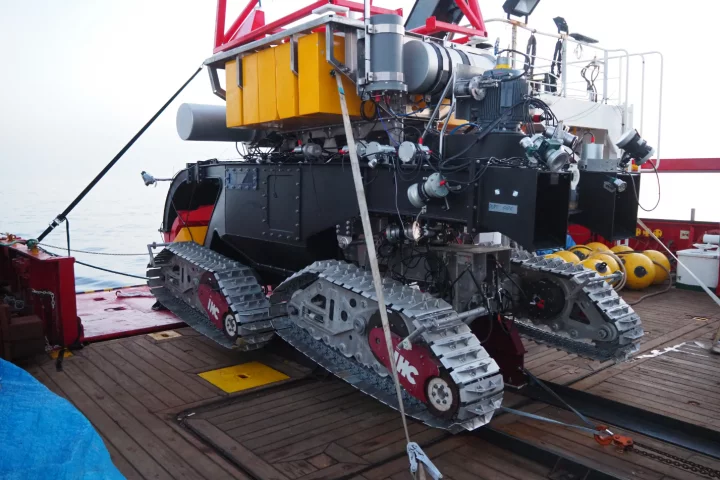 The Apollo 2 is designed to collect nodules of valuable metals from the seafloor with minimal environmental disruption