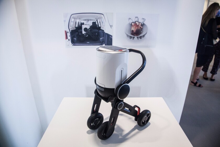 Global Grad Show: The Sanctum is a system for transporting donor hearts based on the process of cannulation to simulate blood flow, keeping them in a warm, functioning state outside of the body. By Joscha M. Herold, from the University of Applied Sciences, Austria