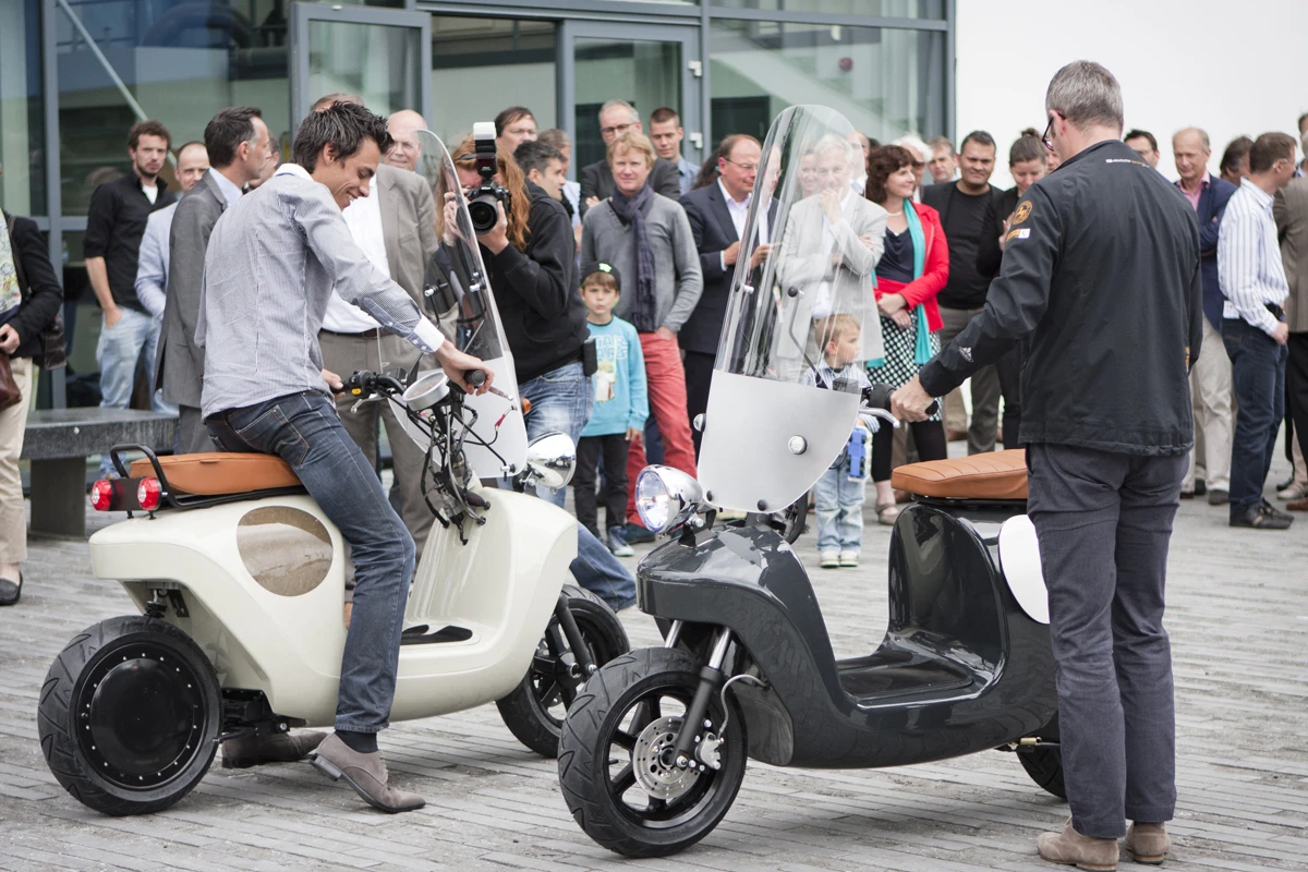 The Be.e electric scooter being unveiled in Amsterdam (Photo: Waarmakers)