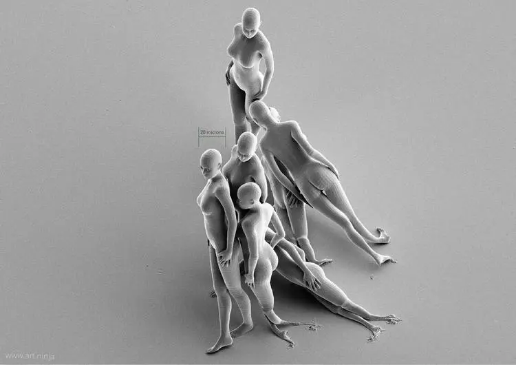 The sculpture "Intensity" is about the size of growth your nails produce in around 6 hours (Photo: Jonty Hurwitz)