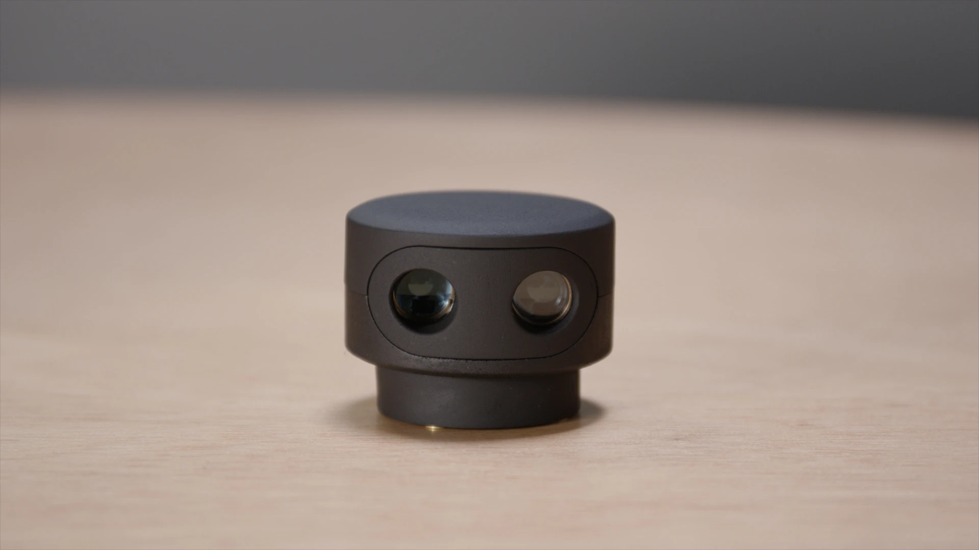 Measuring 2.5 x 2 in (65 x 50.9 mm) and weighing 4.2 oz (120 g), the Scanse Sweep is roughly the size of two hockey pucks stacked atop each other