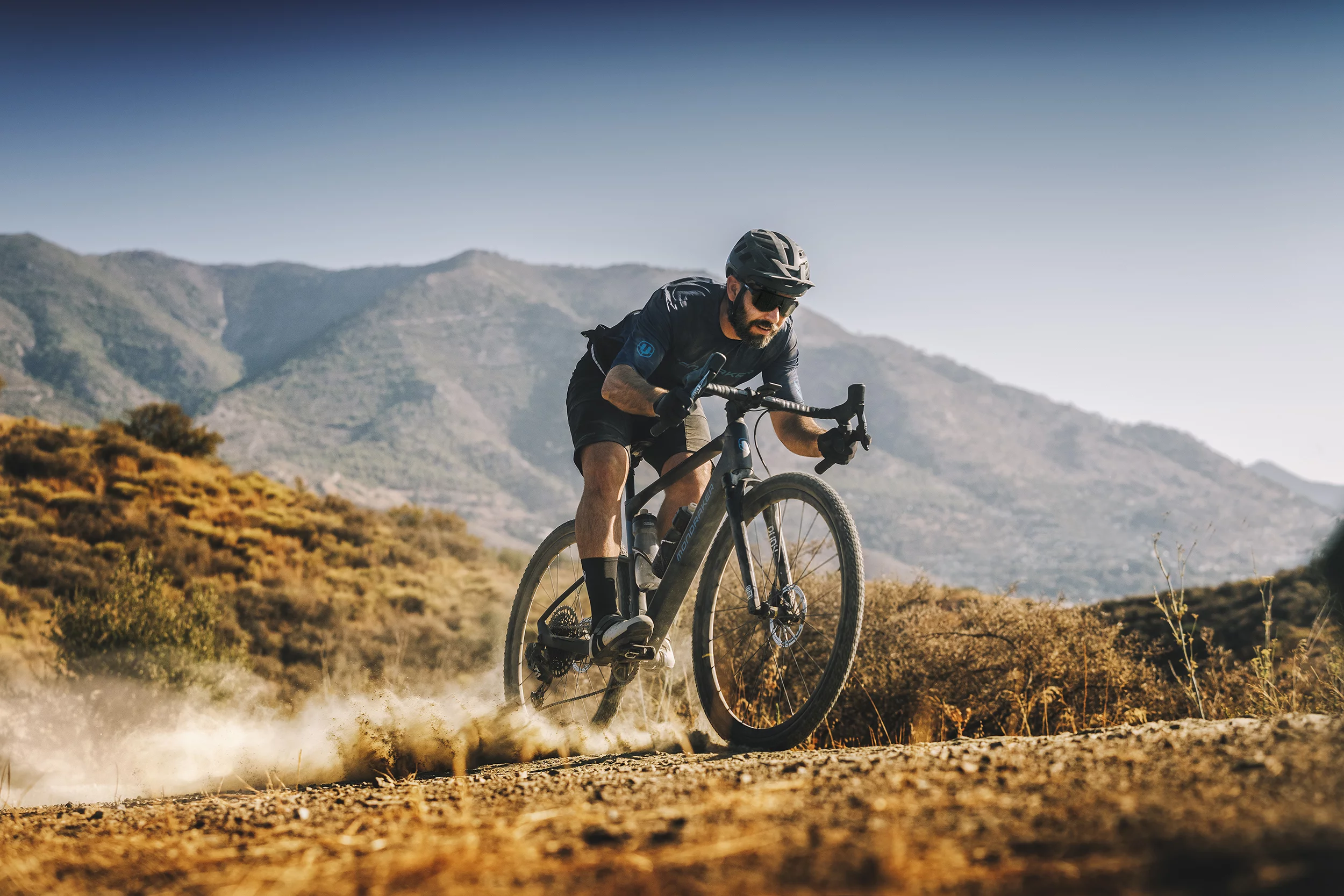 The Dusty XR model benefits from a RockShox suspension fork and dropper seatpost