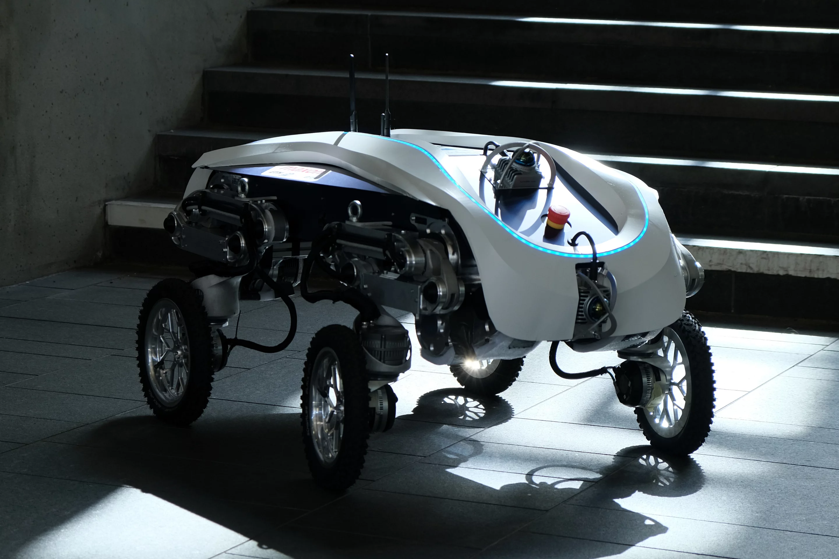 LEVA is 1.2 m long by 0.75 m wide (47.24 by 29.53 in) with an adjustable rolling height of 0.6 m to 0.9 m (23.62 to 35.43 in) – it weighs the same as its lifting capacity, 85 kg (187 lb)