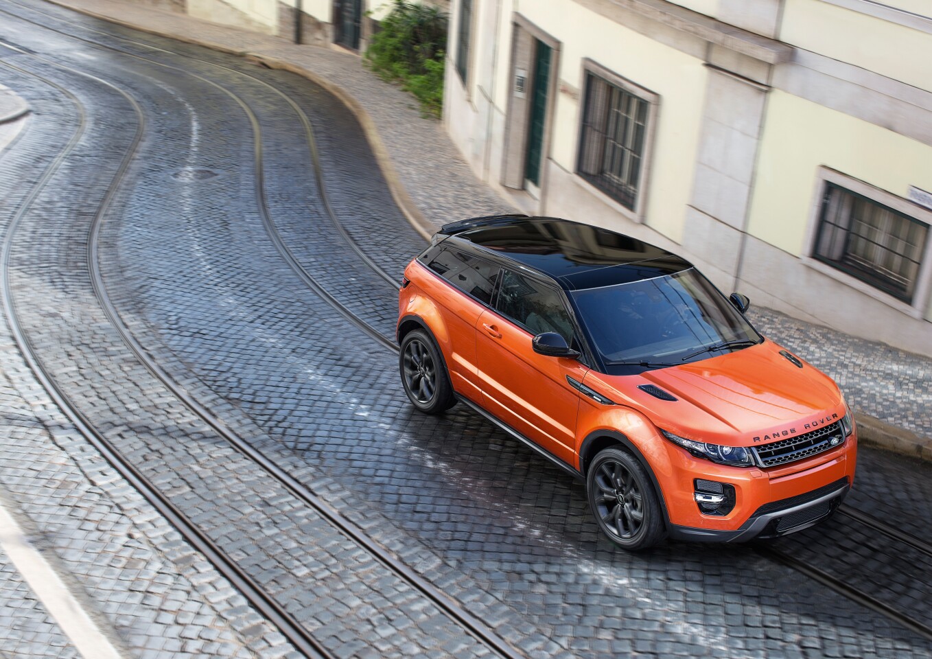 The Autobiography Dynamic is available in coupé or 5-door body styles