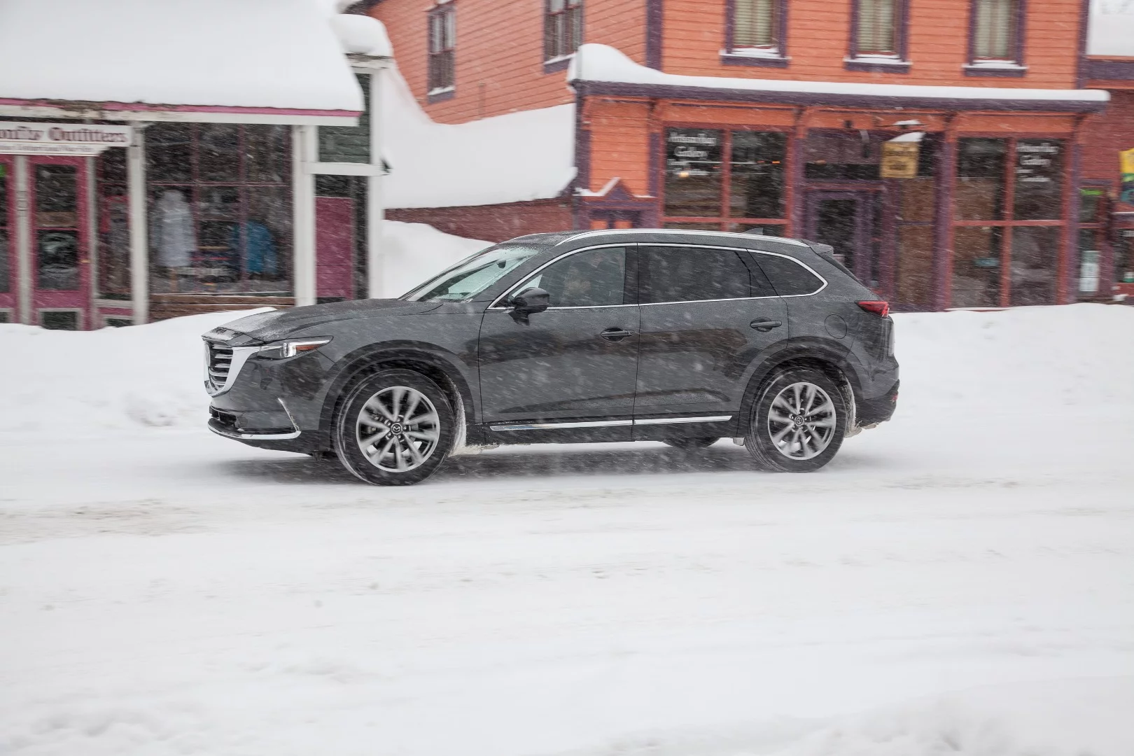 Comfortable and well-done, the 2019 Mazda CX-9 also offers good all-weather traction with its AWD option