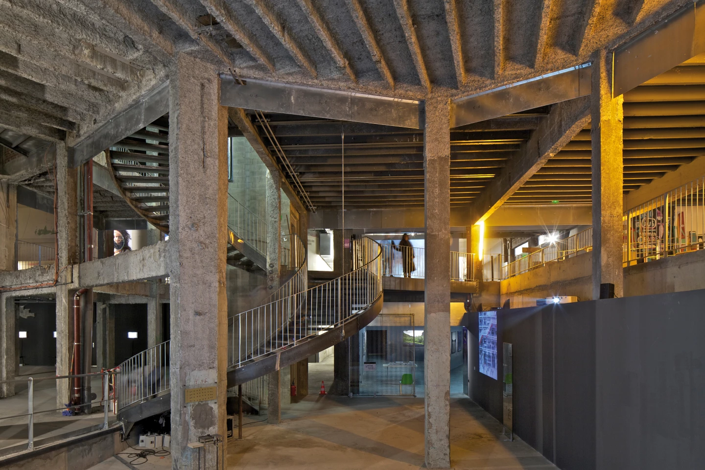 Site for Contemporary Creation, Phase 2, Palais de Tokyo, increased the museum's available floorspace by 20,000 sq m (215,000 sq ft), by creating new underground space